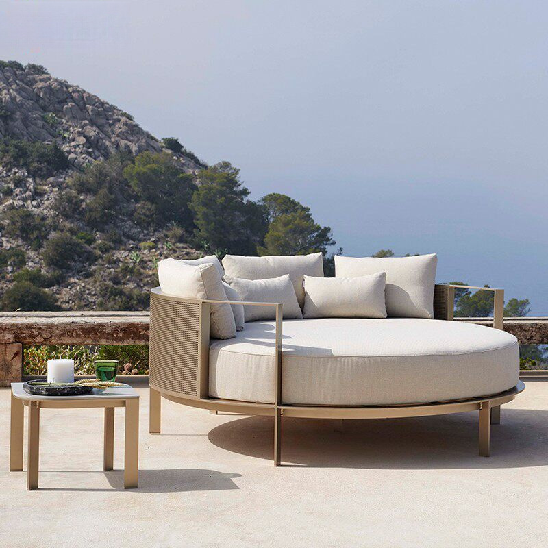 Chaises d'extérieur pour hôtel - Outdoor Lighting Around Pool avis et prix
